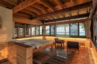Seavibes, Beachfront Villa at Pelabuhan Ratu Sukabumi Hotel dekat Pantai Citepus