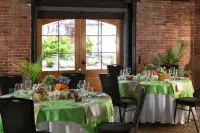 16 Bay View Hotels in Camden