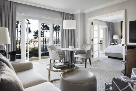 Four Seasons Hotel Los Angeles at Beverly Hills Отели рядом с достопримечательностью «Уотеруорлд»