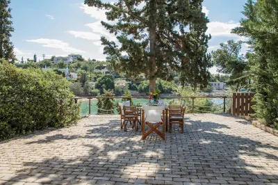 Grand Bleu Porto Heli Beachfront House Các khách sạn ở Portochelion