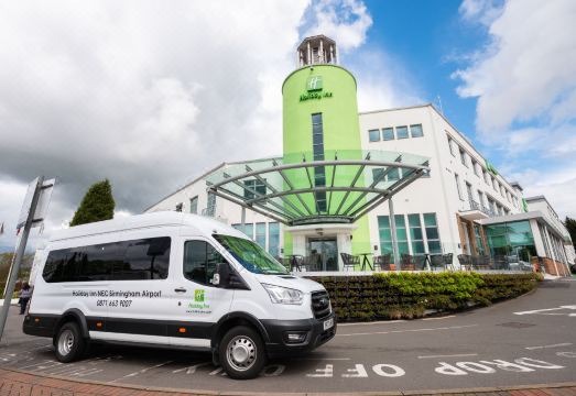 2. 홀리데이 인 버..