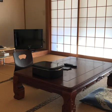 Anraku Onsen Shumine