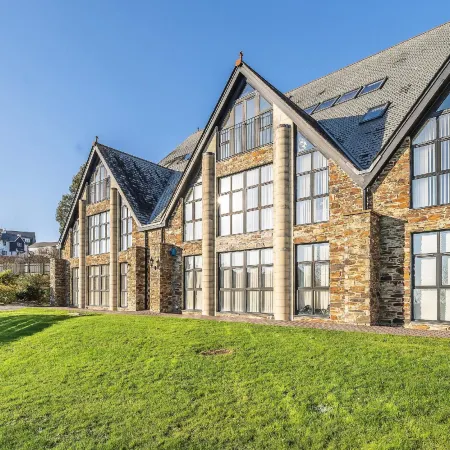 Pochin House Collections