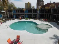 Mother Earth Motor Lodge
