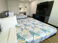 Motel 6 Costa Mesa, CA - 2-Star