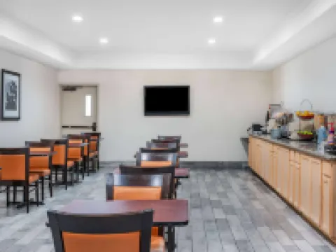 รามาดา บายวินด์แฮม เบเกอร์สฟีลด์ นอร์ท โรงแรมในเบเกอร์สฟีลด์