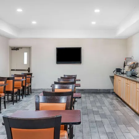 Ramada by Wyndham Bakersfield North