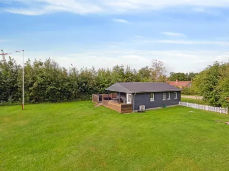 "Jobst" - 600m to the Fjord Отели в г. Roslev