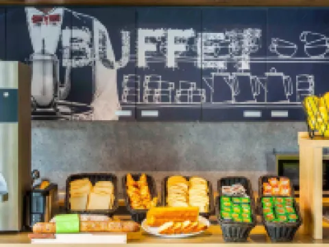 Ibis Budget Beauvais Aeroport โรงแรมในปีการ์ดี
