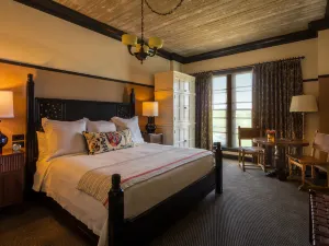 Hotel Emma at Pearl on the Riverwalk