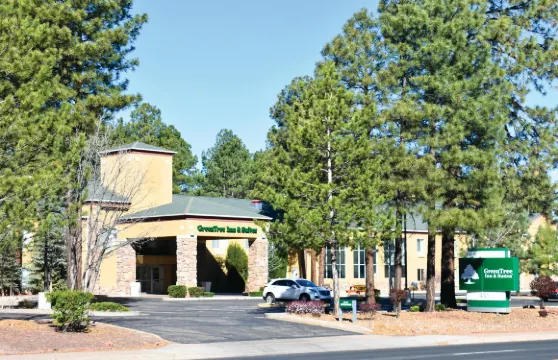 派恩託普格林豪泰套房酒店