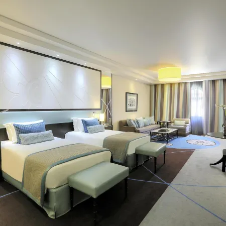 Sofitel Beirut le Gabriel Отели рядом с достопримечательностью «Martyrs' Square»