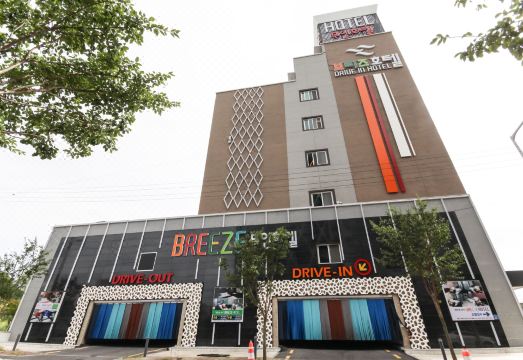 브리즈무인호텔 주차시설