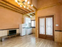 Gyeongju Hanok Kkotjam Pension Hotels near Sinseonsa Temple