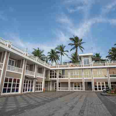 State Beach Resort & Spa Hotel Exterior