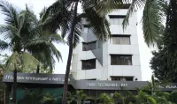 Hotel Jalaja Heritage Charnipada Ground 주변 호텔