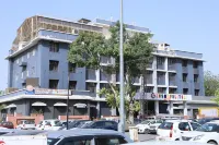 Cosmopolitan Hotel Hotel in zona Mahatma Jyoti baa fule park pipar city