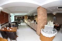 Real Classic Hotel - Breakfast