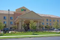 Holiday Inn Express & Suites Clovis-Fresno Area Hotels in Clovis