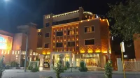 Zandiyeh Hotel فنادق في شيراز