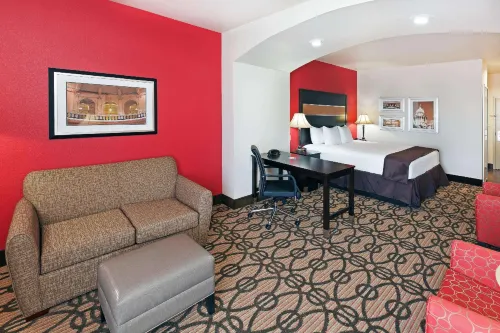 La Quinta Inn & Suites by Wyndham Pearsall
