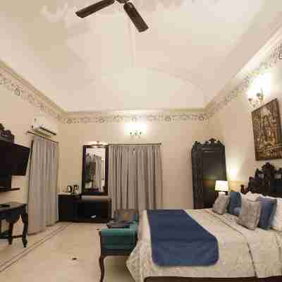 MPT Sheesh Mahal, Orchha Rooms