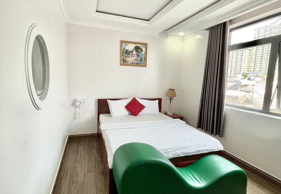 NH Victoria Hotel Over view