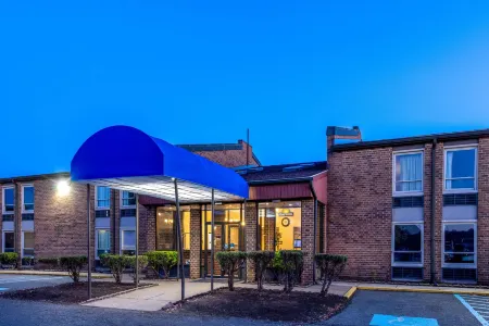 Days Inn by Wyndham Manassas Battlefield Отели рядом с достопримечательностью «Henry House Hill»