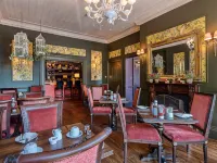 Clementine's Guest House Hotels near Clifton