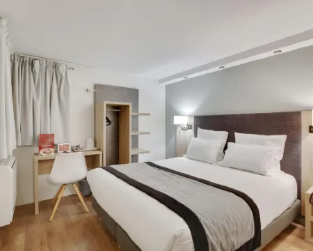 Hôtel l'Amandier Hotels in Nanterre