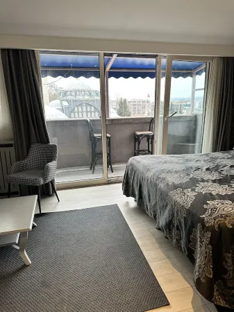 Aly Port Hotel