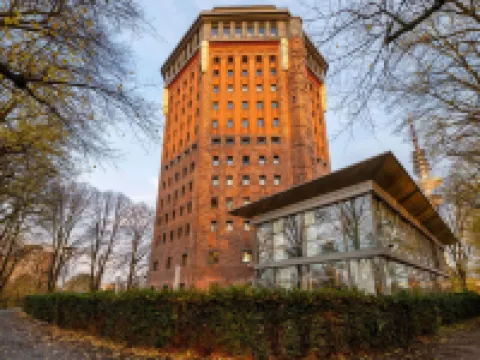 Movenpick Hotel Hamburg Hotels near Wohlers Park