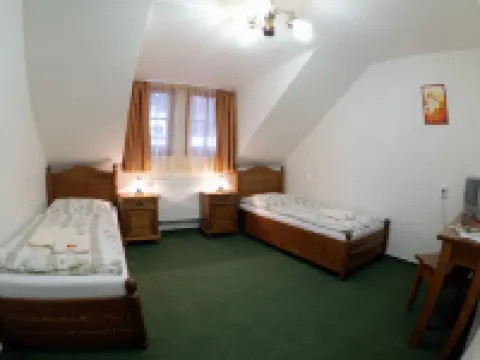 卡海門旅館 班斯卡－什佳夫尼察酒店