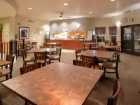 Holiday Inn Express & Suites EUREKA by IHG - breakfast