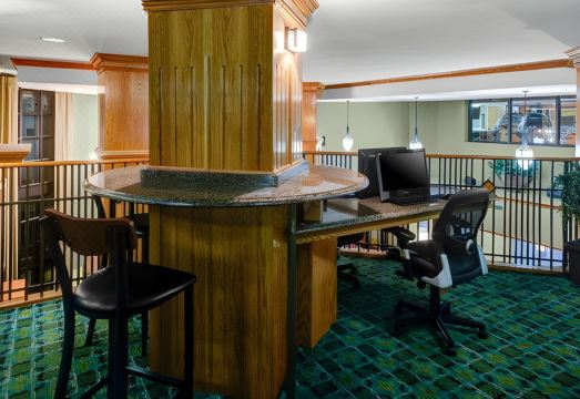 홀리데이 인 익스프레스