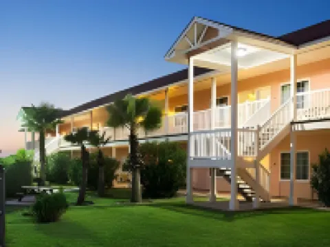 阿蘭瑟斯港戴斯酒店 阿蘭瑟斯港酒店