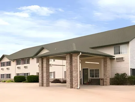 MainStay Suites LeClaire - Quad Cities Отели в г. Ле Клэр