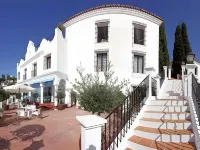 Hotel la Fonda فنادق في بينالمادينا
