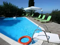 Dafnoudi Hotel Apartments - Pools