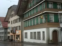 Drei Könige Hotels in Флюли