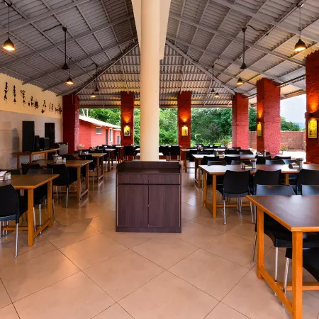 Chinar Woods Resort
