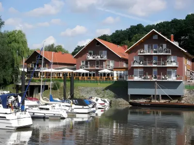 Hotel Restaurant Bootshaus Hotels in Etelsen
