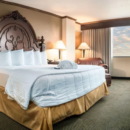 Mcm Eleganté Hotel & Conference Center