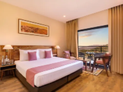 Lemon Tree Hotel, Kasauli Hotels in Solan