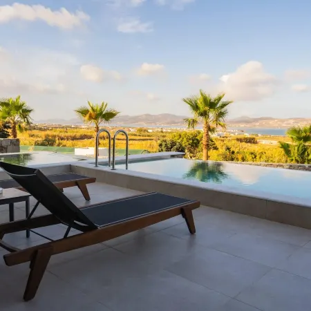 Kouros Blanc Resort & Suites