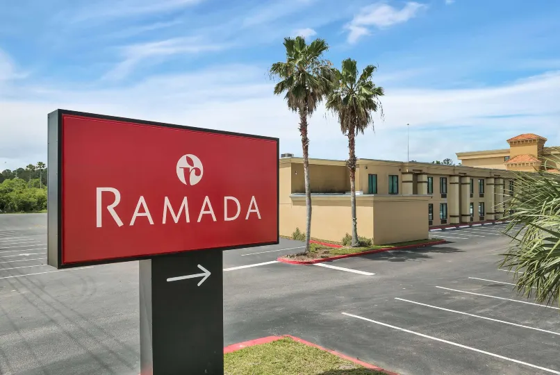 Ramada by Wyndham Jacksonville I-95 by Butler Blvd