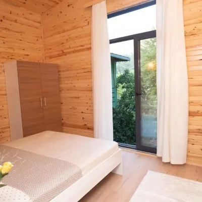 Waterfall Heaven House Hotels in Beycik