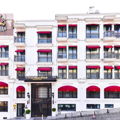 دوسو دوسي هوتل في المدينة القديمة Hotels near جامع آيا صوفيا