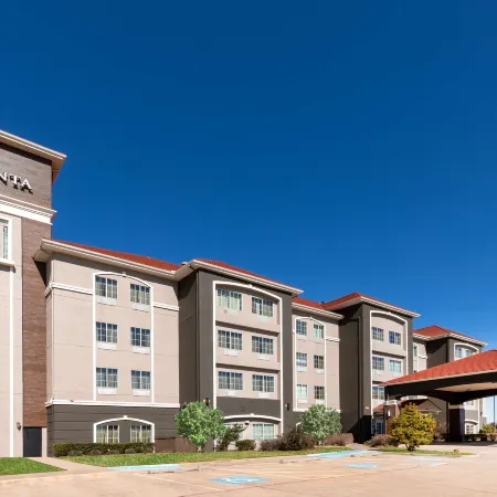 La Quinta Inn & Suites by Wyndham Mt. Pleasant