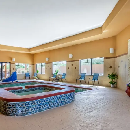 Best Western Plus Lytle Inn Suites